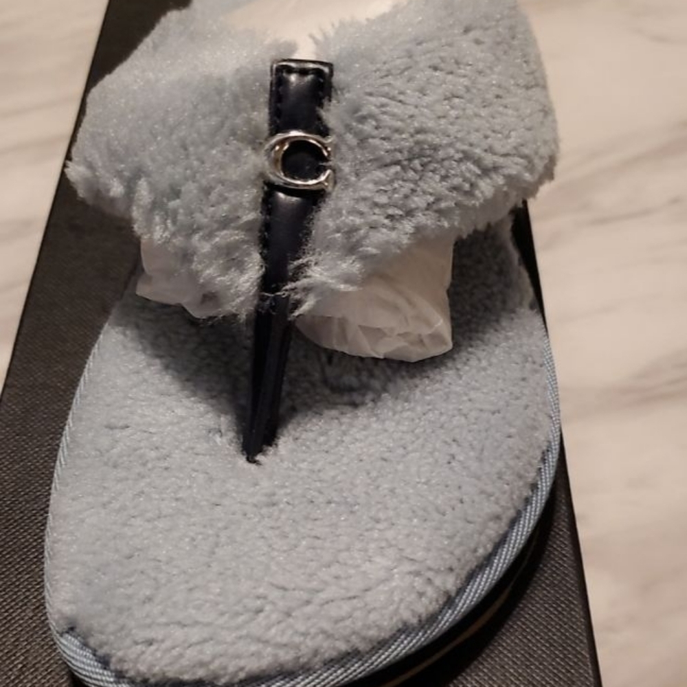 Size 7 Coach Slides